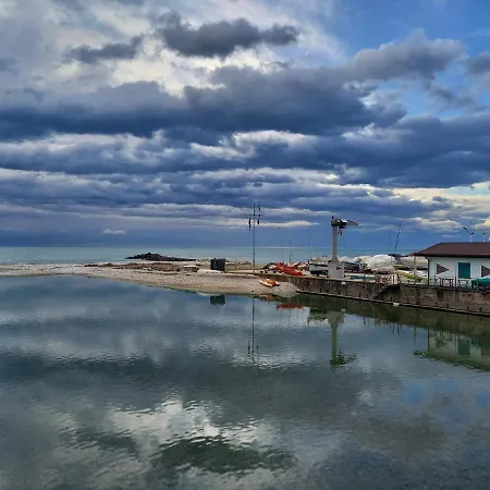 Apartment Bilocale Climatizzato A 850m Dalla Casa Katia